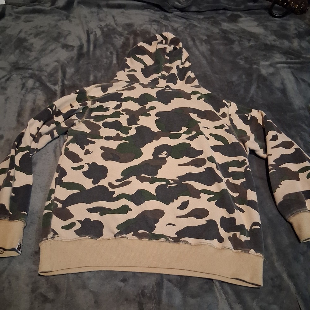 A Bathing Ape BAPE Camo Hoodie Size Large Gorilla Logo College Pullover OBO - Picture 2 of 15